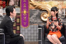 左から有吉弘行、古川未鈴。(c)日本テレビ