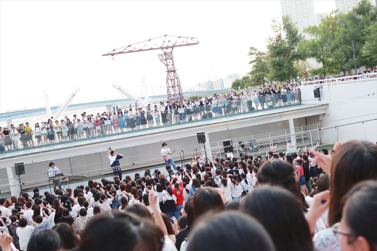 天月-あまつき-「Mr.Fake / ツナゲル」発売記念フリーライブの様子。（撮影：寒川大輔）