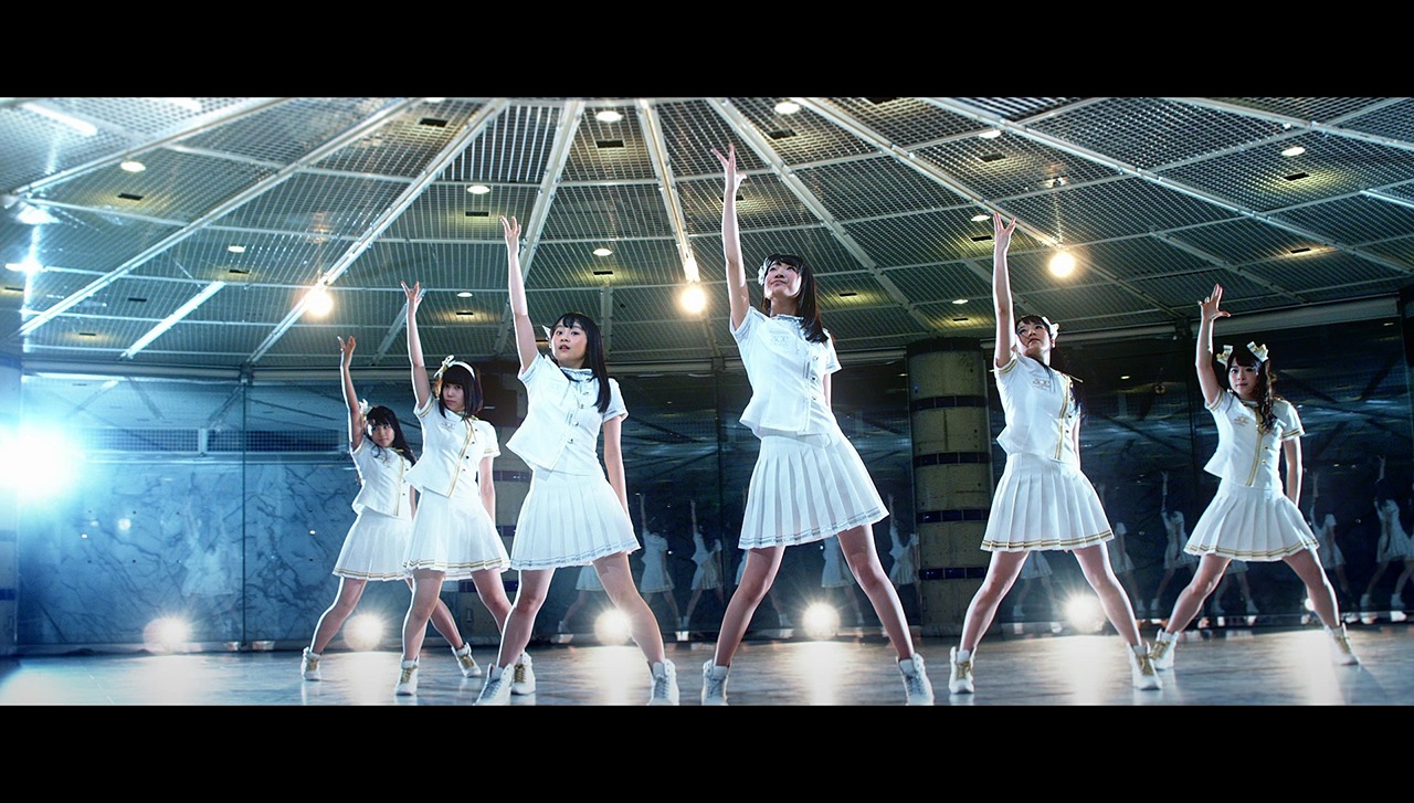 A応P「Another World」のミュージックビデオのワンシーン。