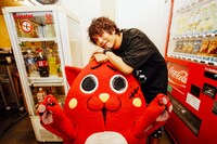 ピエール中野とにゃんごすたー。（撮影：西槇太一）