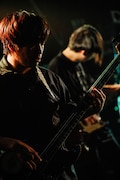 井澤惇(B / カオティック・スピードキング)(撮影:西槇太一)