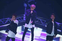 w-inds.「w-inds. LIVE TOUR 2017 "INVISIBLE"」埼玉・サンシティホール公演の様子。