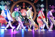 「My Buddy」を披露する超特急。