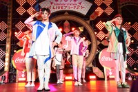 「超ネバギバDANCE」を披露する超特急。