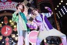 「Burn!」の曲中にもスネ夫と弱いジャイアンになりきるタクヤとリョウガ。