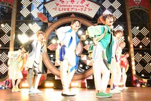 「My Buddy」を披露する超特急。