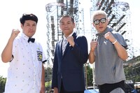 （左から）タカアンドトシと樽美酒研二（ゴールデンボンバー）。