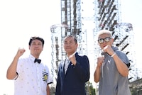 （左から）タカアンドトシと樽美酒研二（ゴールデンボンバー）。