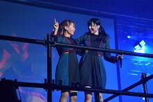 モモコグミカンパニーとアユニ・D。