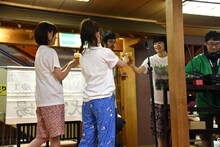 乾杯するNegicco。