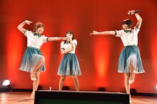 「Negicco 5656大宴会祭」ライブの様子。