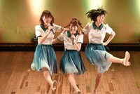 ラインダンスするNegicco。
