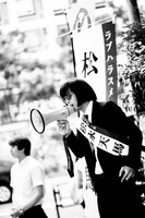 街頭演説の様子。