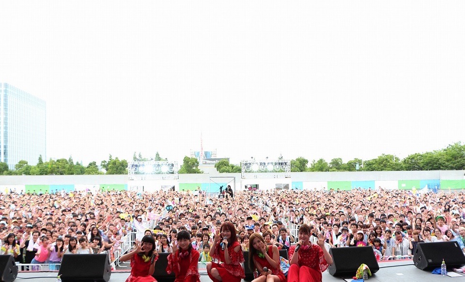 「めざましライブ」でのLittle Glee Monsterのパフォーマンスの様子。（写真提供：ソニー・ミュージックレコーズ）