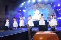 「僕らの未来」を歌うときめき▽宣伝部。