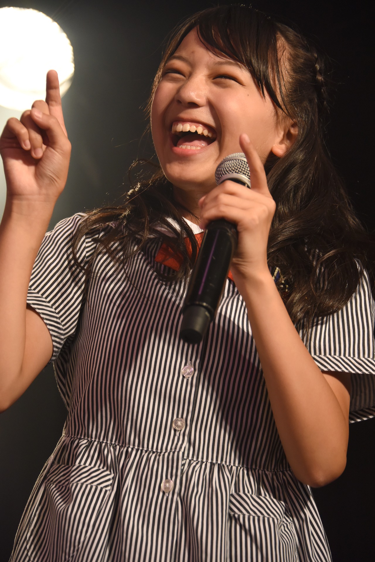 ものまねを披露した鉄戸美桜を馬鹿にする井上姫月。