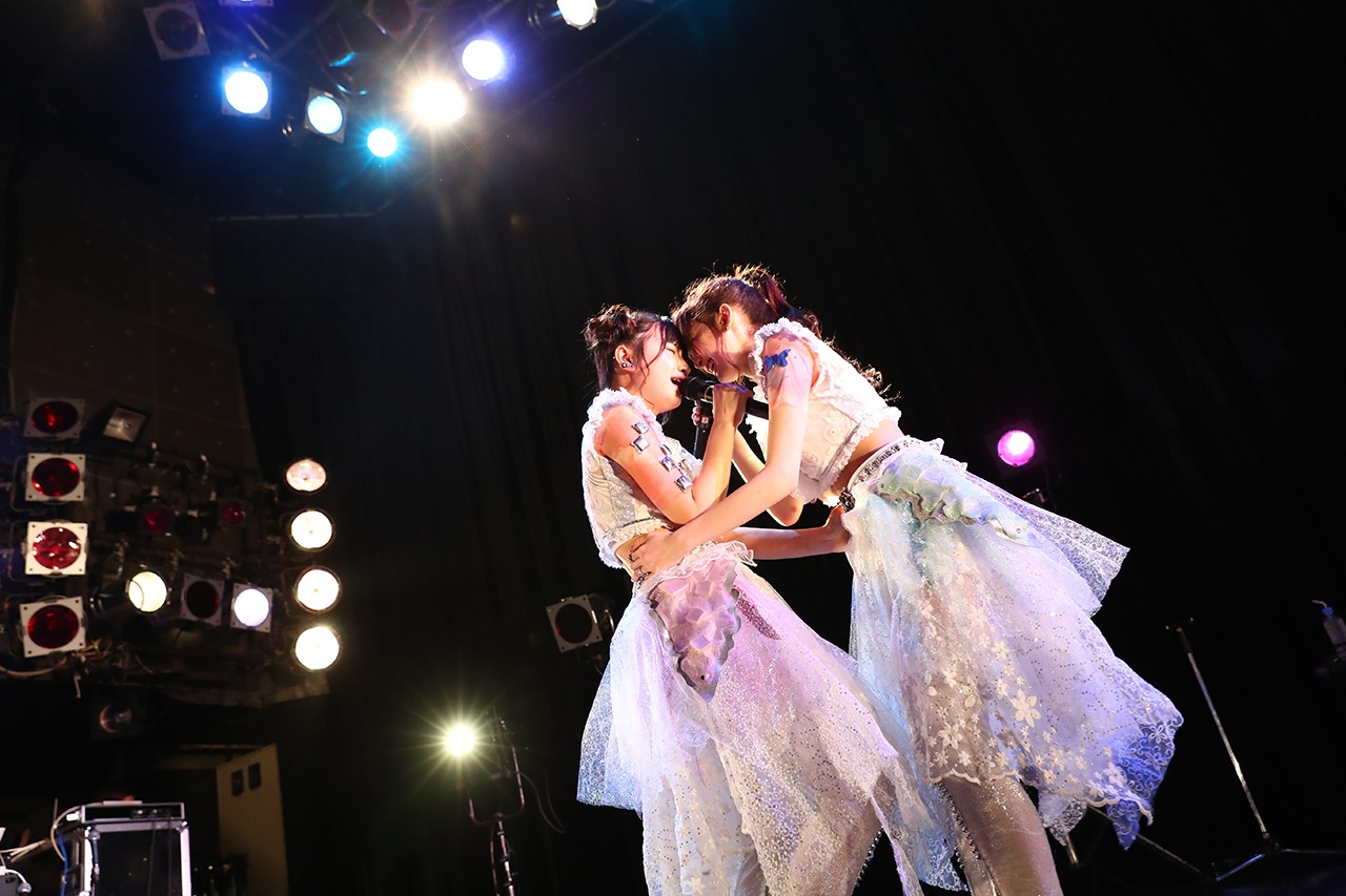 The Idol Formerly Known As LADYBABY「ネオ・ダダイズムパレード Vol.3」東京・TSUTAYA O-WEST公演の様子。（写真提供：キングレコード）