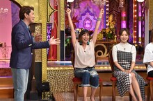 左からヒロミ、RIKACO、夏菜。(c)日本テレビ