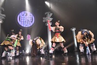 「JOINT」披露時の様子。