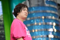 スネる岡崎体育。