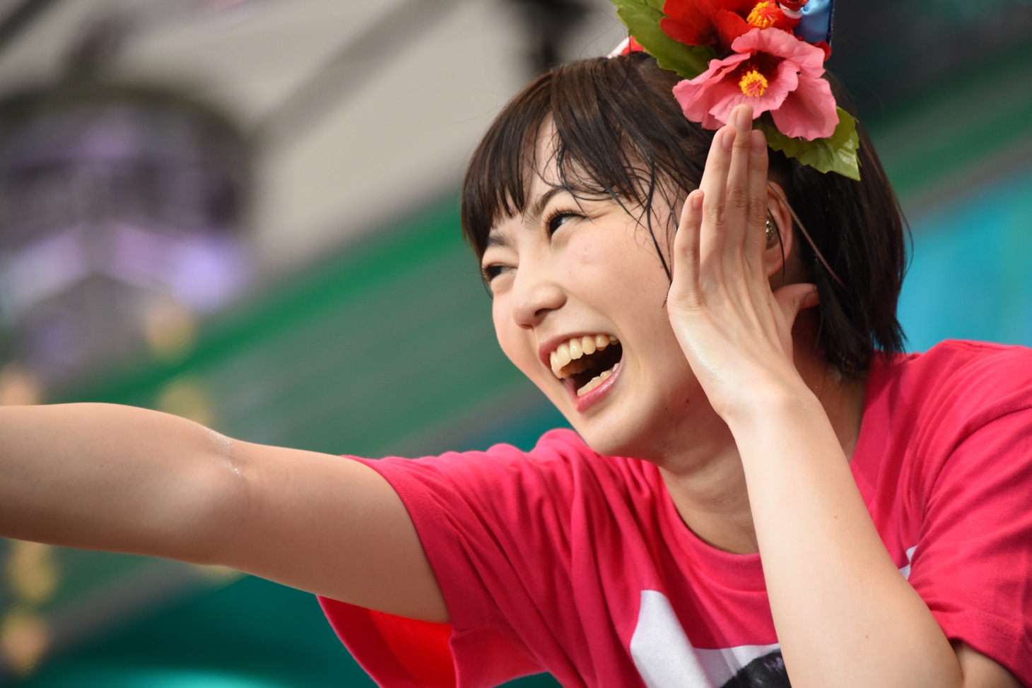 安本彩花