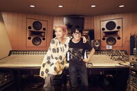 Charaと岸田繁（くるり）。（撮影：笹原清明）