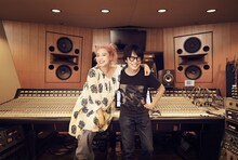 Charaと岸田繁（くるり）。（撮影：笹原清明）