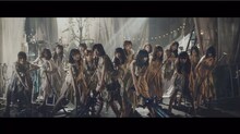 乃木坂46「女は一人じゃ眠れない」ミュージックビデオのワンシーン。