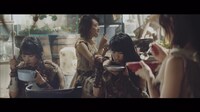 乃木坂46「女は一人じゃ眠れない」ミュージックビデオのワンシーン。