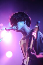 三原康司（B, Vo / フレデリック）（撮影：渡邉一生）