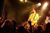 YU-TA（B, Cho / NECOKICKS）（撮影：白石達也）