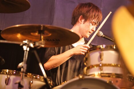 HARA-KUN（G, Cho）（撮影：白石達也）