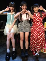 左から新希咲乃、西井万理那、宇佐蔵べに。