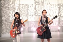 岸谷香とchay。(c)フジテレビ