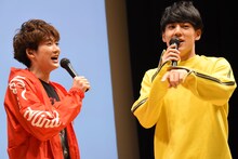 コーイチの「日本を出られない」発言に反発する（左から）ユーキ、ユースケ。