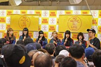 BiSHと渡辺淳之介。