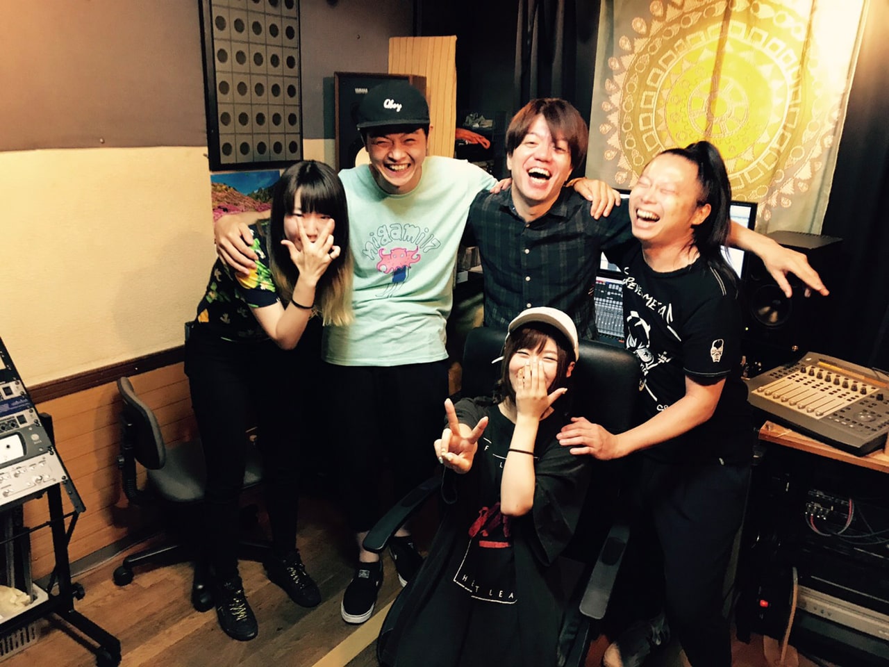 mezcolanza、新ミニアルバムでメンバー全員が作詞