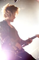 飯田瑞規（Vo, G）（撮影：ヤオタケシ）