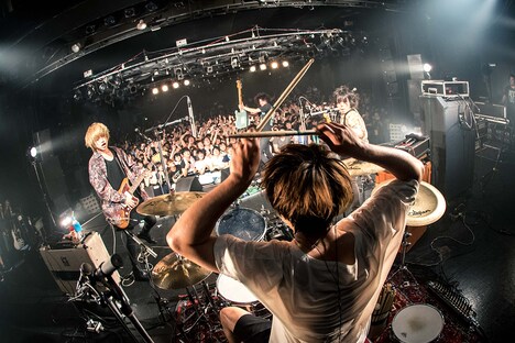 cinema staff「高機動熱源体」東京・LIQUIDROOM公演の様子。（撮影：ヤオタケシ）