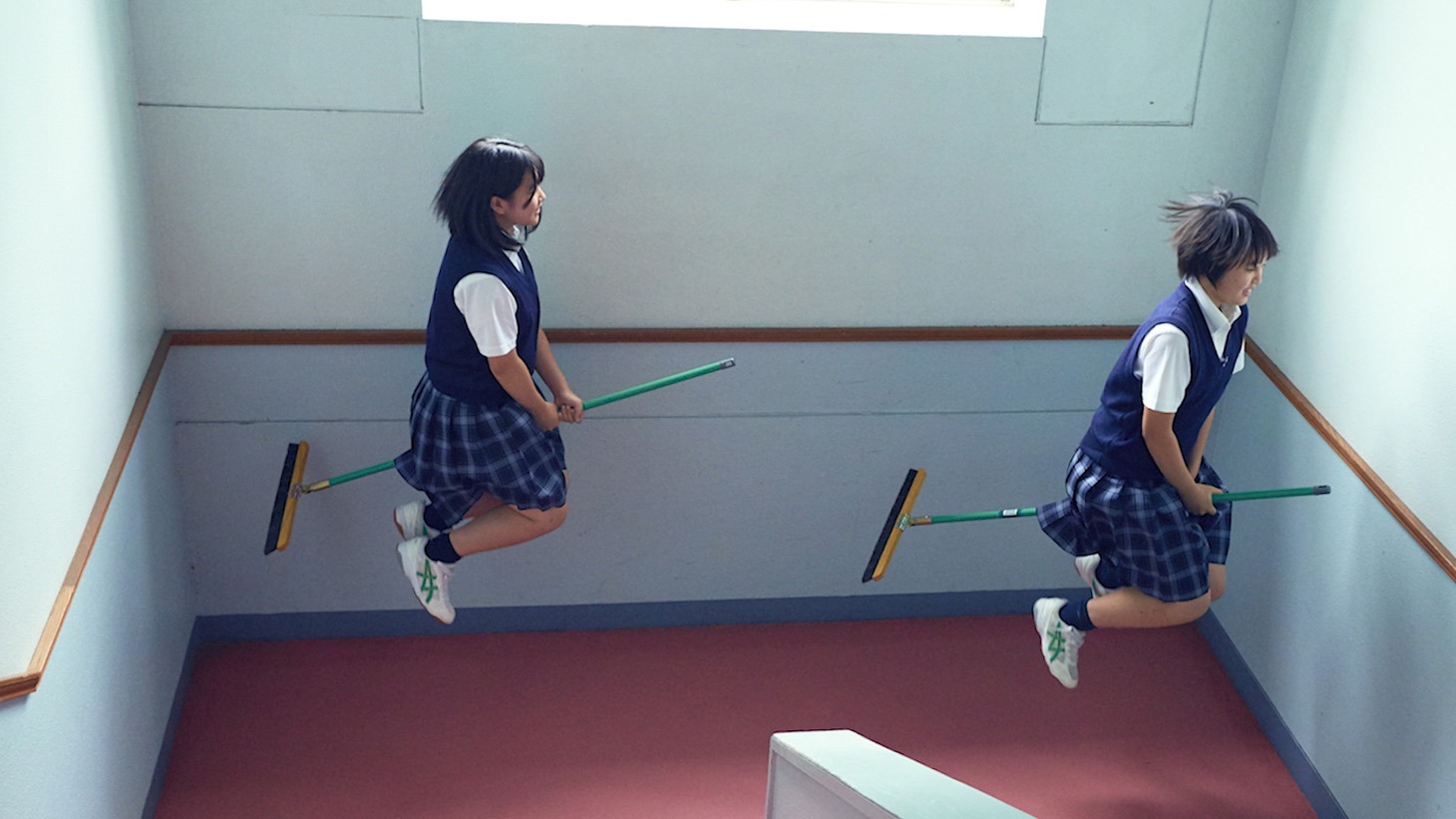 「ニコイチメイト WEBムービー」のワンシーン。