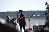 野外フリーライブ「TOKYO SUMMERDELICS」の様子。