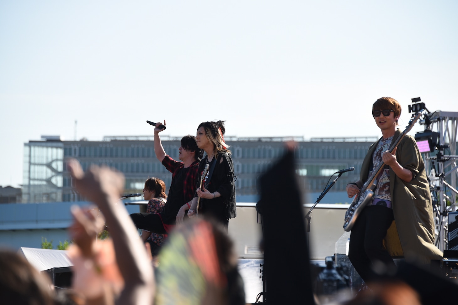野外フリーライブ「TOKYO SUMMERDELICS」の様子。