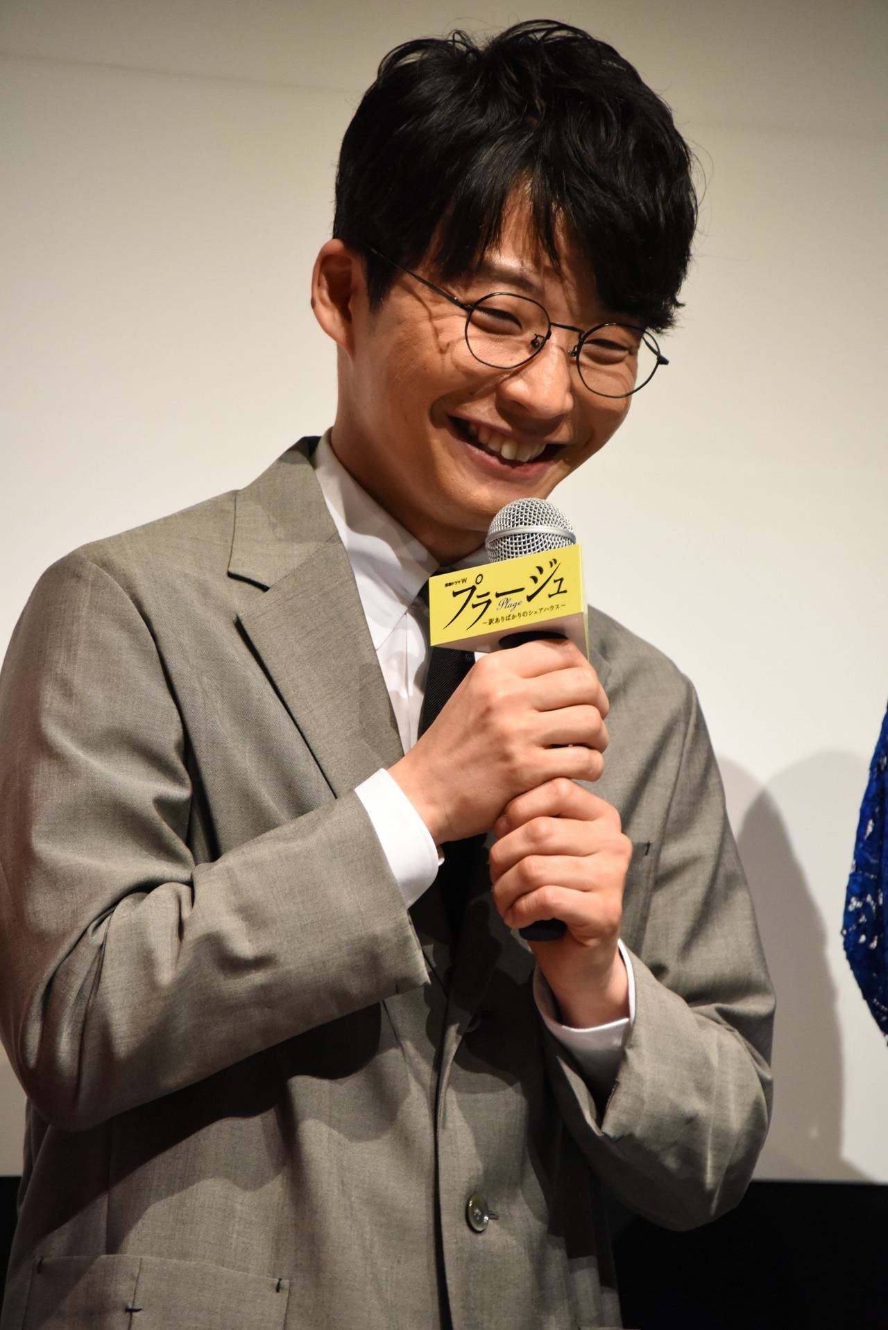 人気記事10位は「星野源は締め切り破り、スガは退職理由『プラージュ』舞台挨拶で“最大の罪”告白」より、星野源。
