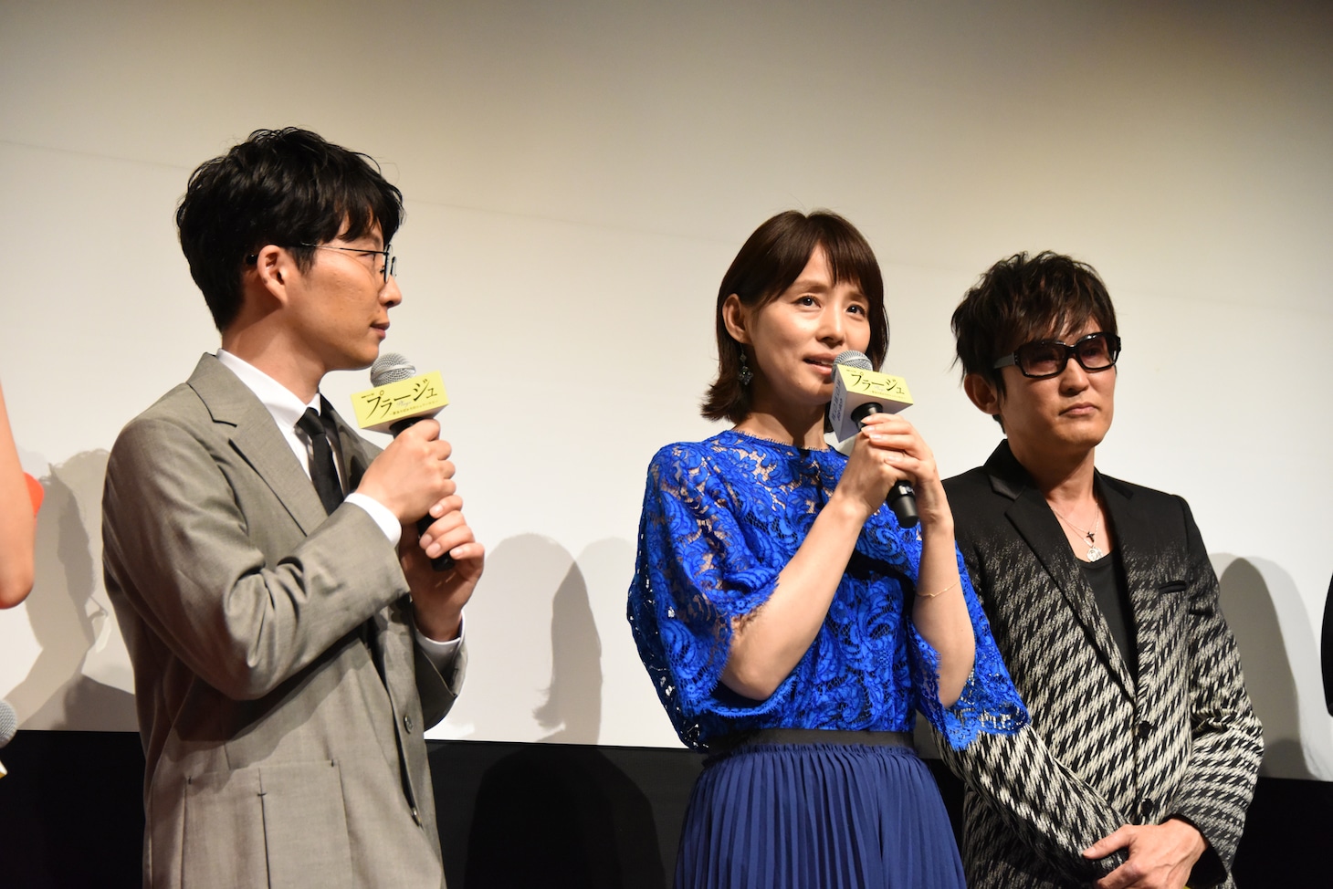 左から星野源、石田ゆり子、スガシカオ。