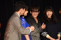 連続ドラマW「プラージュ ～訳ありばかりのシェアハウス～」舞台挨拶の様子。