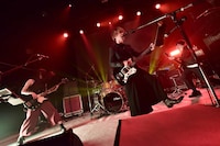 真空ホロウとコヤマヒデカズ。（撮影：高田真希子）