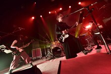 真空ホロウとコヤマヒデカズ。（撮影：高田真希子）