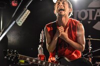 「FAST AND TIGHT tour 2017」の様子。（Photo by AZUSA TAKADA）