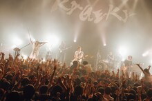 BIGMAMAのライブの様子。