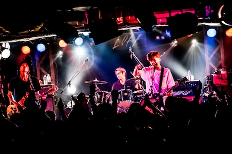 ASPARAGUS（撮影：浜野カズシ）